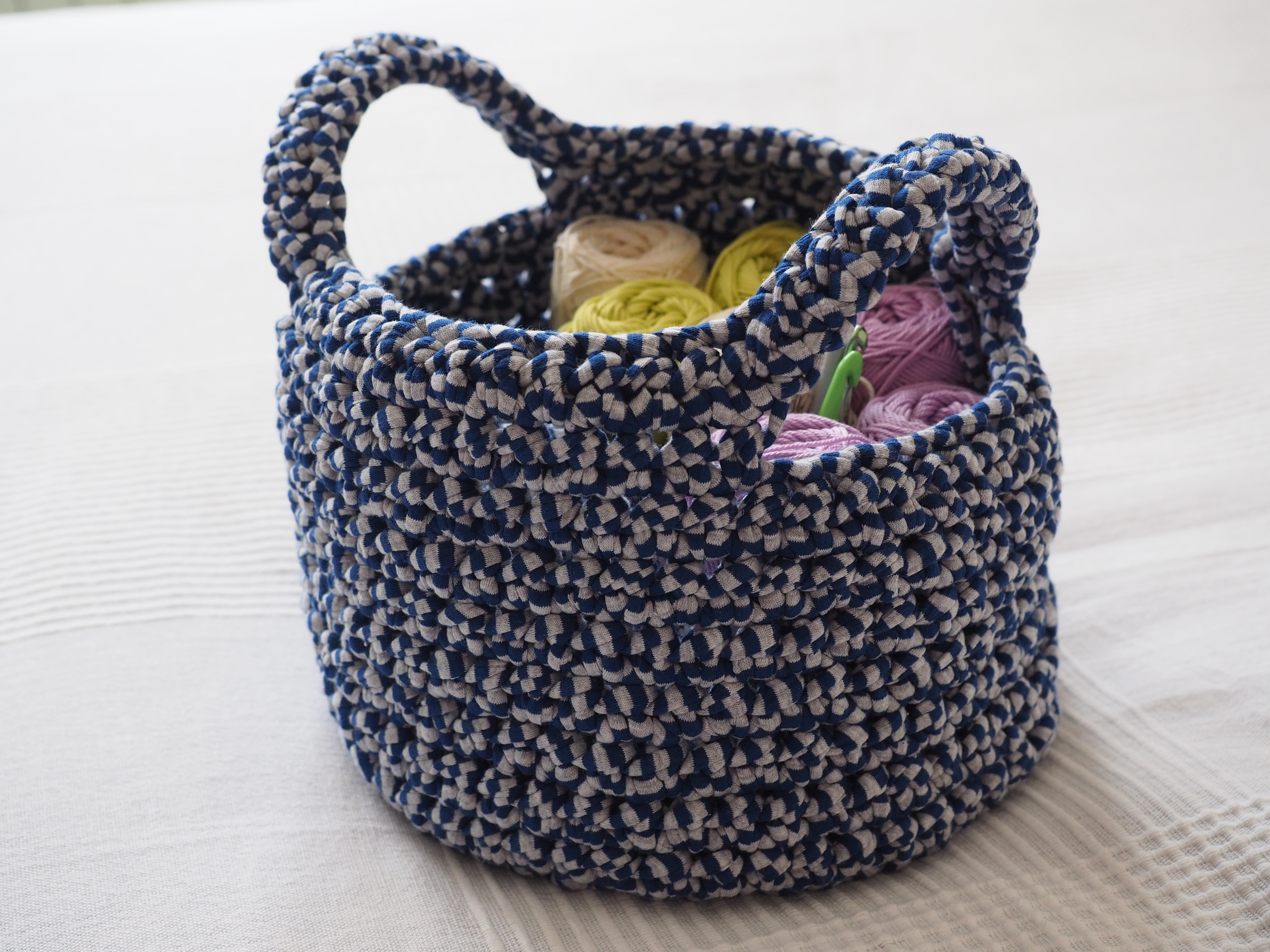 Háčkovaný košík